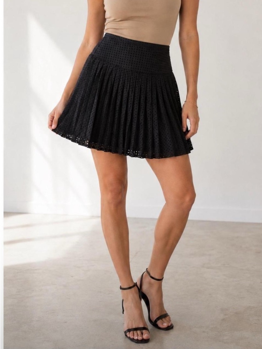 J CREW Pintuck bow mini skirt in ramie Black Eyelet Whimsigoth Mini
Skirt Size 0